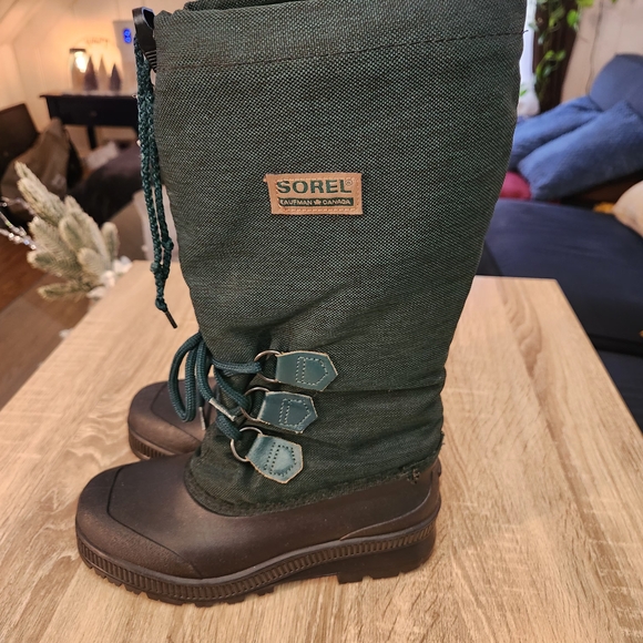 Sorel Shoes - vintage Sorel Kaufman Canada Snowcap boots